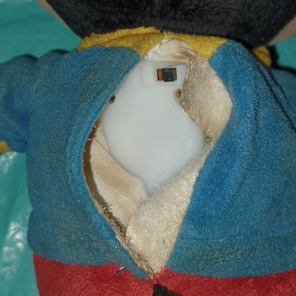 BUNDLE of Disney Mickey Mouse and Friends Vehicles and Talking Plushes - Picture 13 of 17